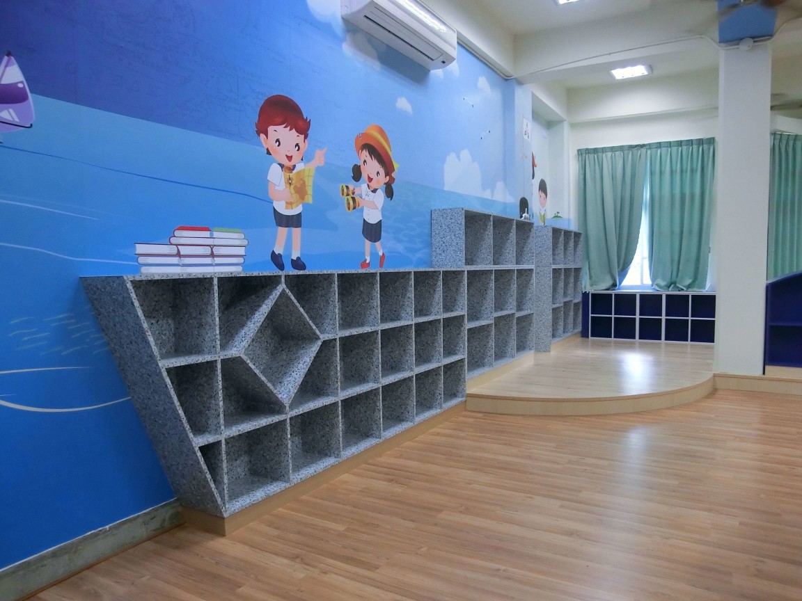 進學國小圖書室置書架